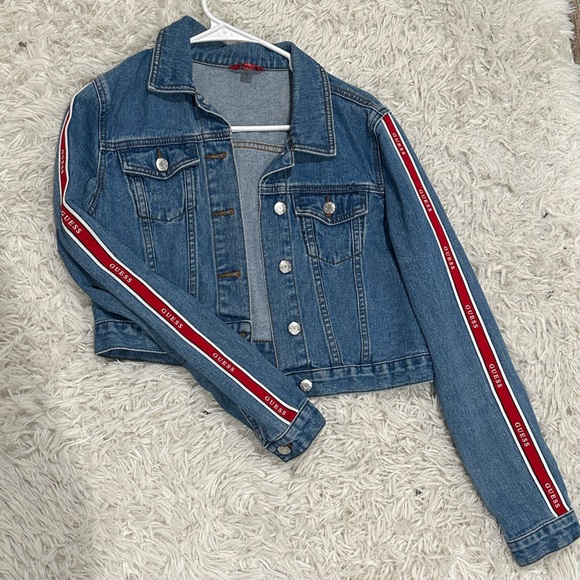 GUESS Carah Logo Cropped Denim lacket - Picture 3 of 6